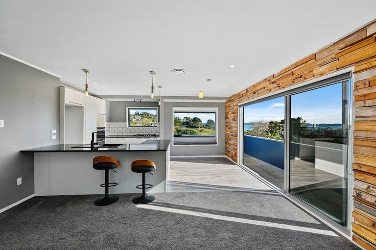 Photo of property in 1291 Whangaparaoa Road, Army Bay, Whangaparaoa, 0930