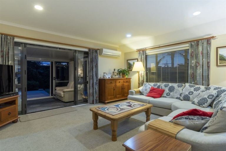 Photo of property in 7 Olive Close, Omokoroa, 3114