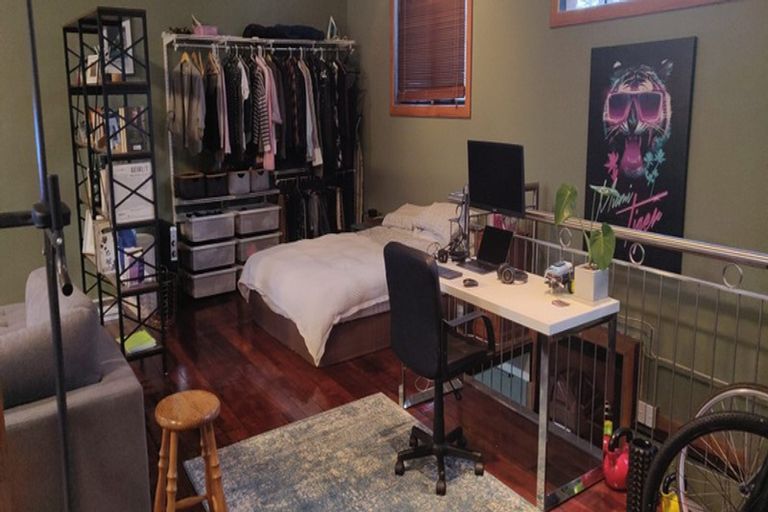 Photo of property in 91a Cook Street, Marfell, New Plymouth, 4310