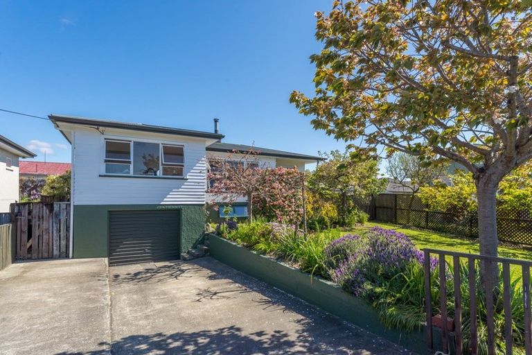 Photo of property in 134 Songer Street, Stoke, Nelson, 7011