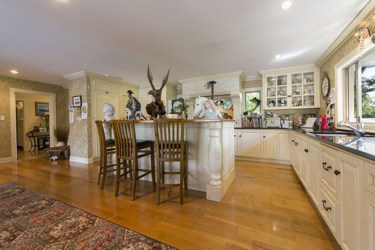 Photo of property in 63 Riverland Road, Kumeu, 0892