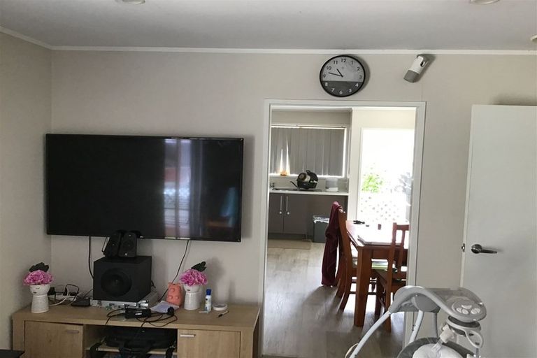 Photo of property in 1 Sandrine Avenue, Clover Park, Auckland, 2019