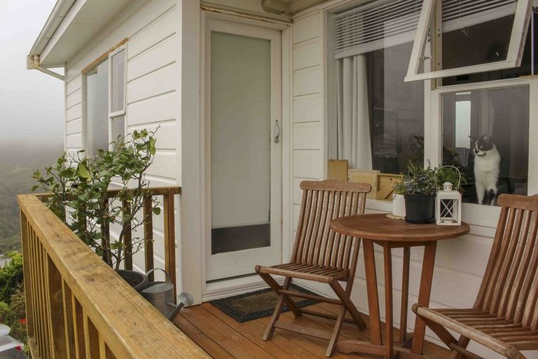 Photo of property in 30a Huntingdon Street, Northland, Wellington, 6012