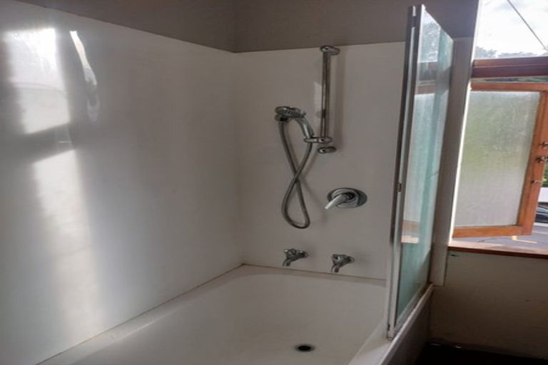 Photo of property in 72 Glen Road, The Glen, Dunedin, 9011