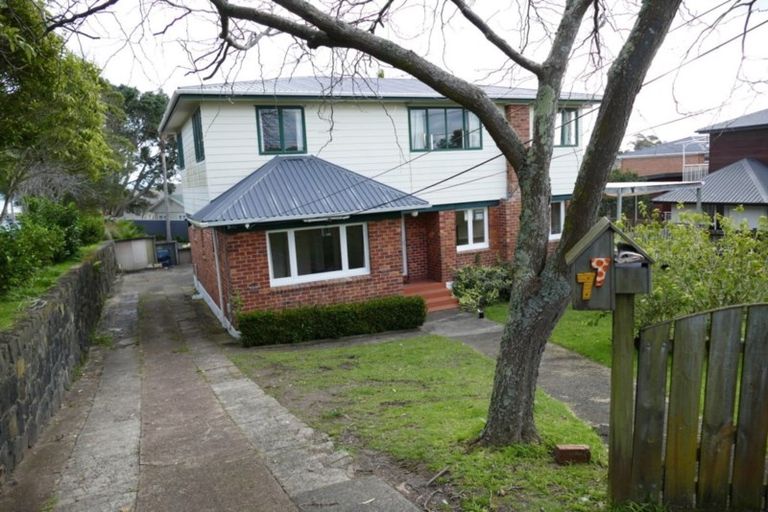 Photo of property in 77 Lake Road, Devonport, Auckland, 0622