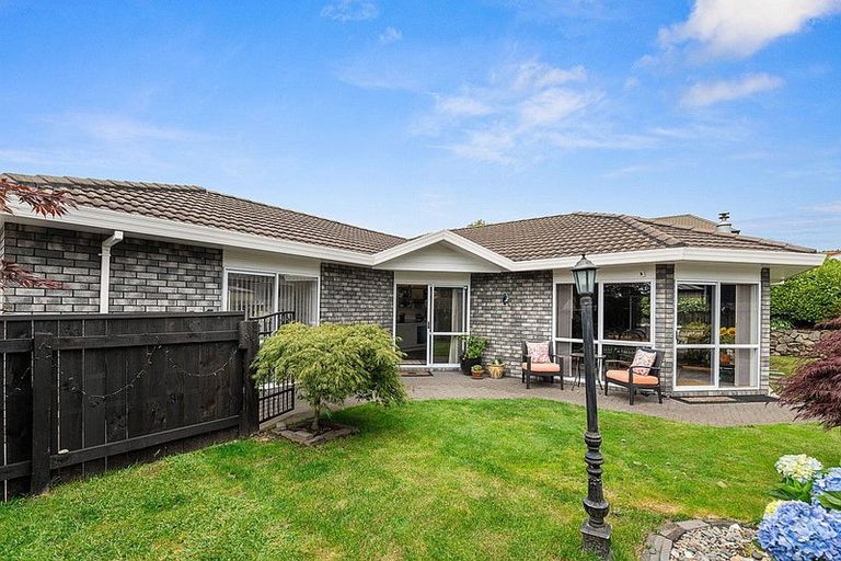 Photo of property in 26 Hoyte Place, Pukehangi, Rotorua, 3015
