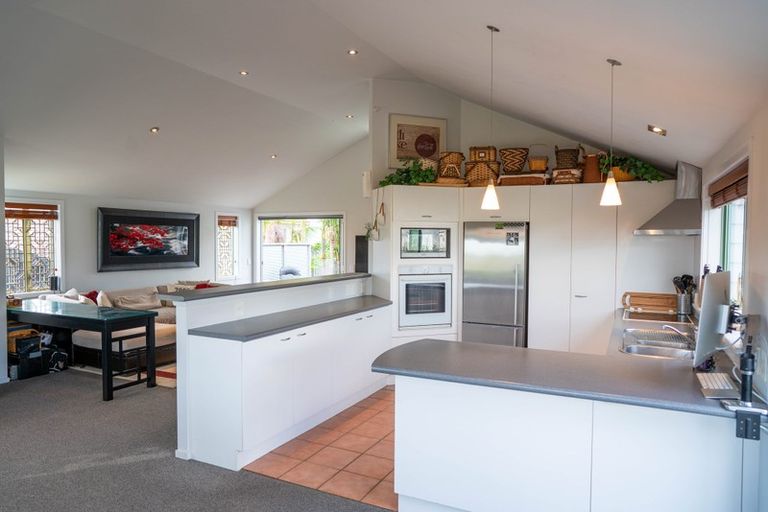 Photo of property in 4a Richards Avenue, Forrest Hill, Auckland, 0620