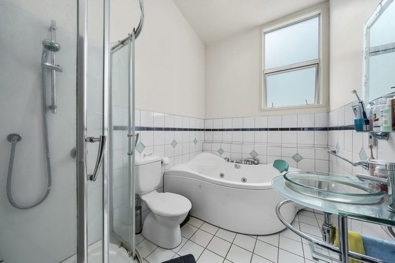 Photo of property in Hb Apartments, 4/3 Holland Street, Te Aro, Wellington, 6011