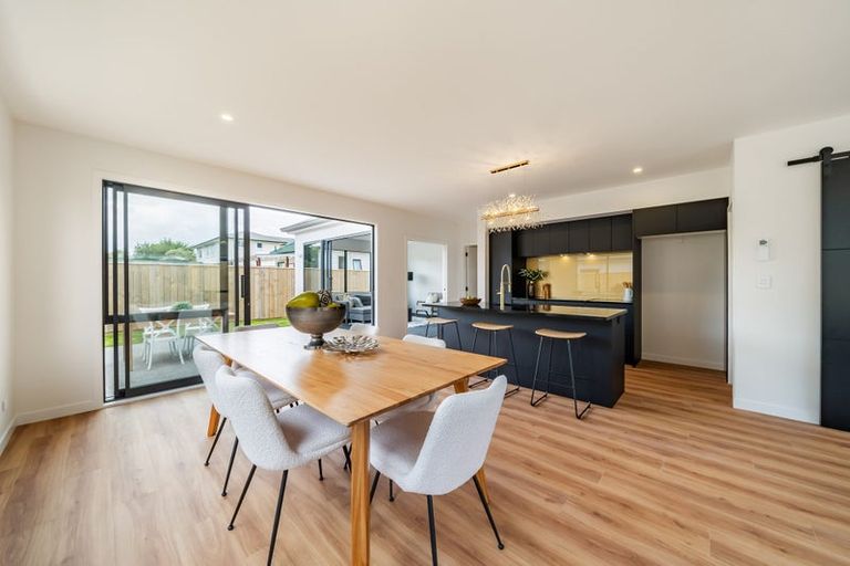 Photo of property in 47b Heretaunga Square, Silverstream, Upper Hutt, 5019