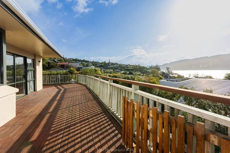 Photo of property in 18 Greenacres Street, Macandrew Bay, Dunedin, 9014