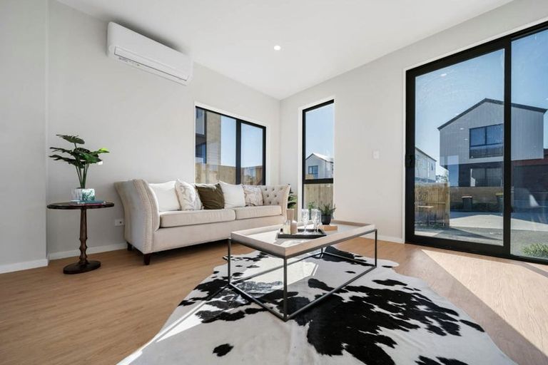 Photo of property in 4a Mahogany Street, Westgate, 0814