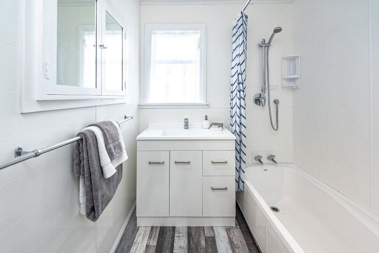 Photo of property in 54 Polson Street, Castlecliff, Whanganui, 4501