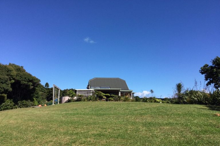 Photo of property in 126 Lone Kauri Road, Karekare, Auckland, 0772
