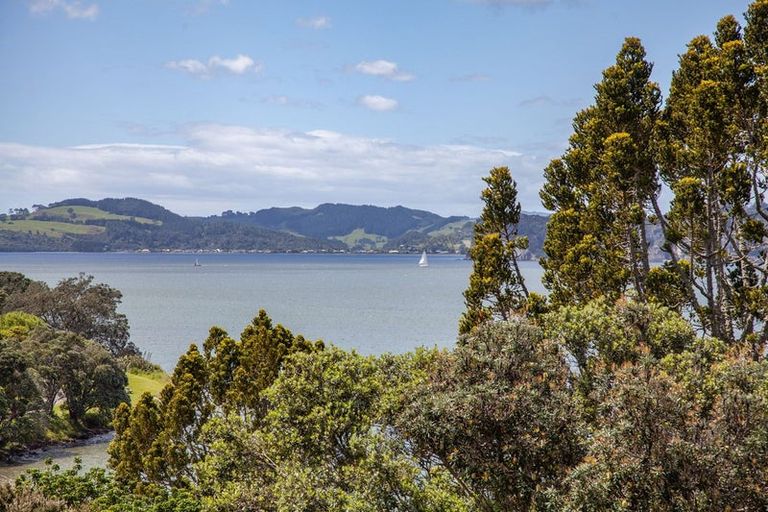 Photo of property in 9a Puriri Place, Whitianga, 3510