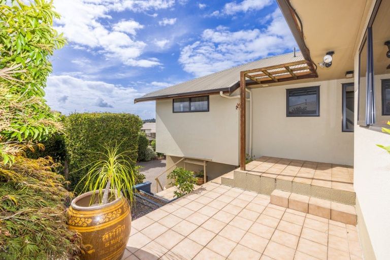 Photo of property in 24 Highgrove Drive, Grandview Heights, Hamilton, 3200