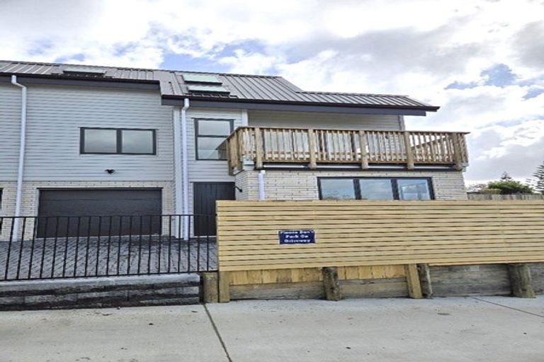 Photo of property in 34d Weldene Avenue, Glenfield, Auckland, 0629