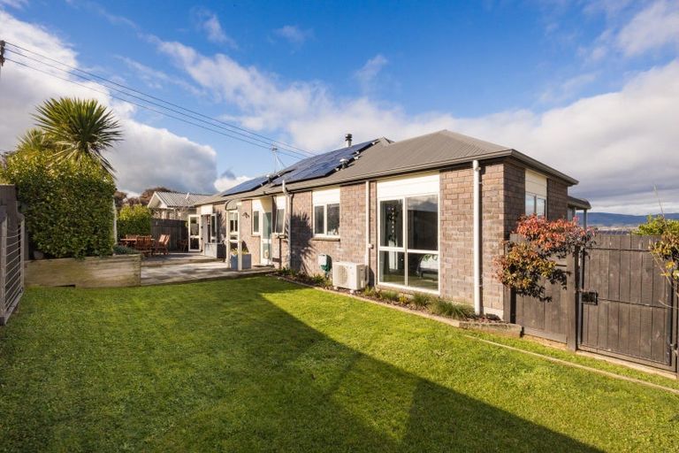 Photo of property in 20 Lydia Place, Kelvin Grove, Palmerston North, 4414