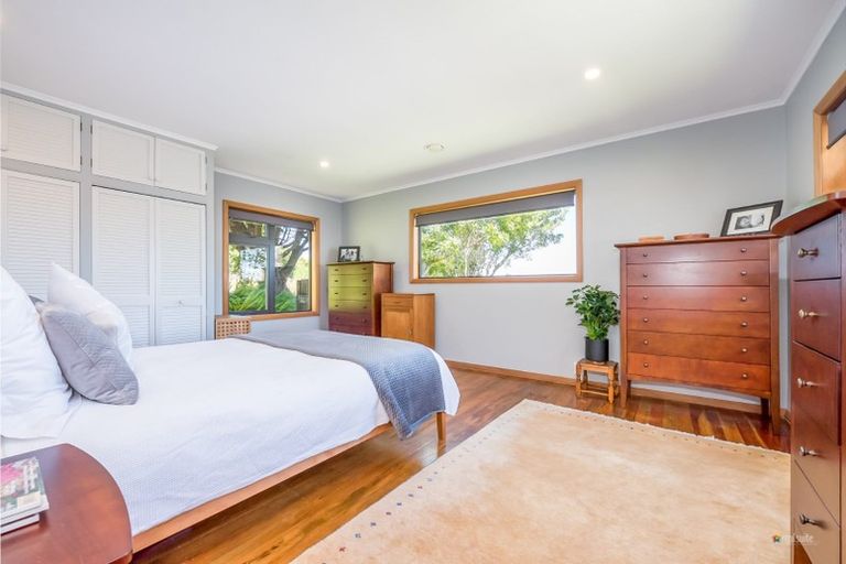 Photo of property in 71 Maungaraki Road, Korokoro, Lower Hutt, 5012