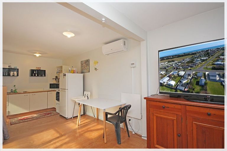 Photo of property in 51 Nash Parade, Foxton Beach, Foxton, 4815