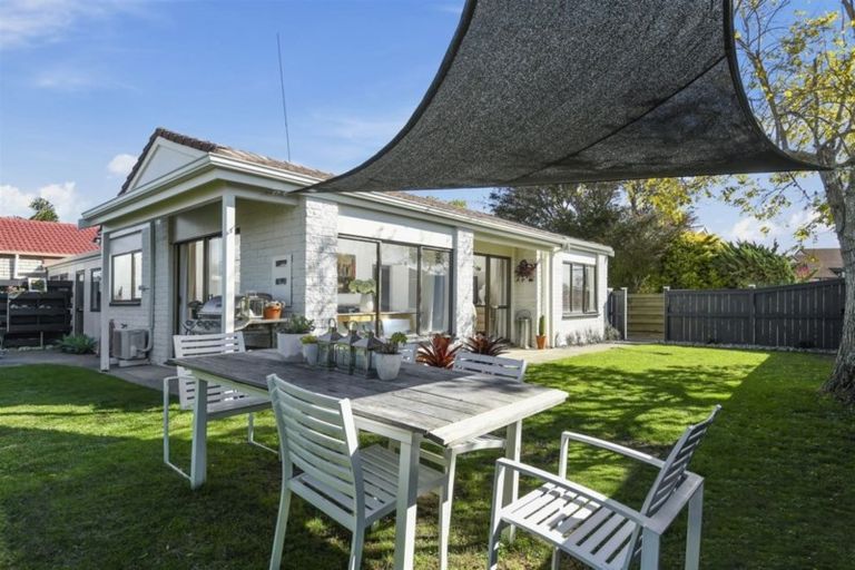 Photo of property in 3a Compton Place, Mount Maunganui, 3116