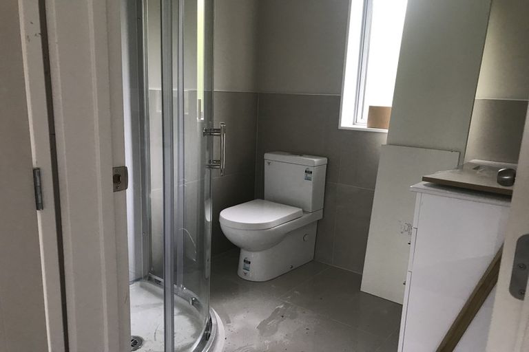 Photo of property in 15 Walnut Lane, Browns Bay, Auckland, 0630