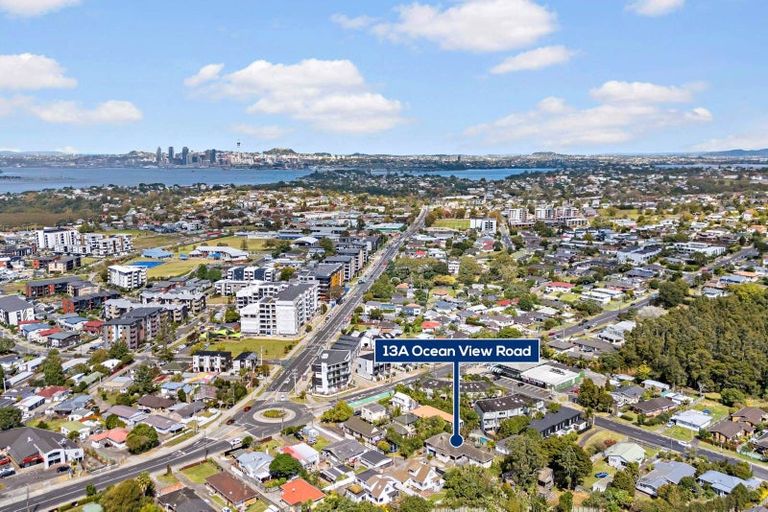 Photo of property in 2/13 Ocean View Road, Hillcrest, Auckland, 0627
