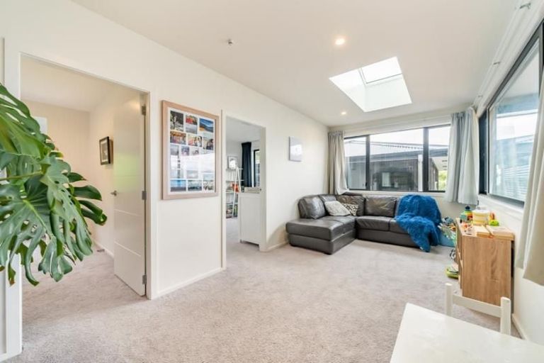 Photo of property in 47 Normandale Road, Normandale, Lower Hutt, 5010