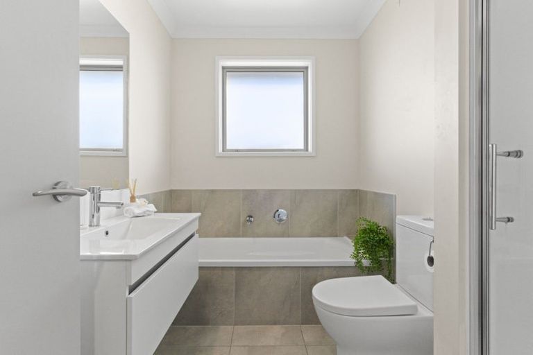 Photo of property in 1 Jeffs Way, Papamoa Beach, Papamoa, 3118