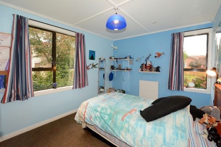 Photo of property in 15 Skerries Street, Outram, 9019