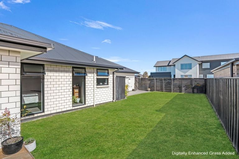 Photo of property in 17 Aroha Street, Pegasus, 7612