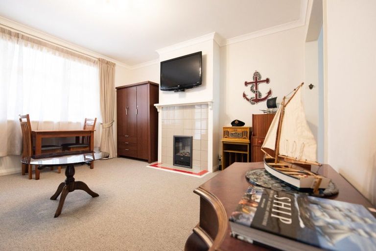 Photo of property in 11-19 Wellington Street, Picton, 7220