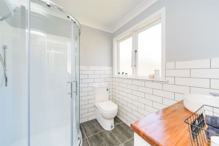 Photo of property in 90 College Street, Awapuni, Palmerston North, 4412