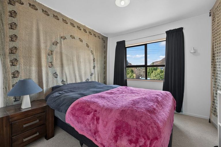 Photo of property in 5 Arawata Terrace, Fernhill, Queenstown, 9300