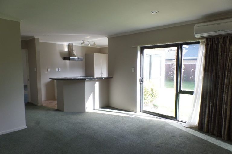 Photo of property in 16 Kohi Drive, Parklands, Christchurch, 8083