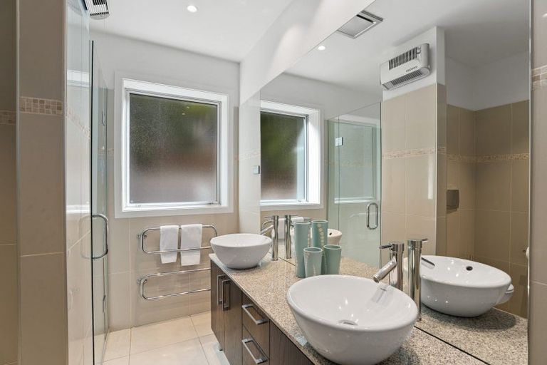 Photo of property in Lakeview Heights, 2/124 Lismore Street, Wanaka, 9305