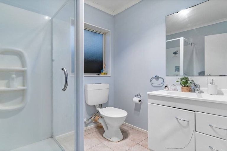 Photo of property in 12 Bokeen Lane, Flat Bush, Auckland, 2019
