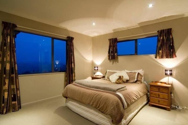 Photo of property in 28 Carol Lee Place, Albany Heights, Auckland, 0632