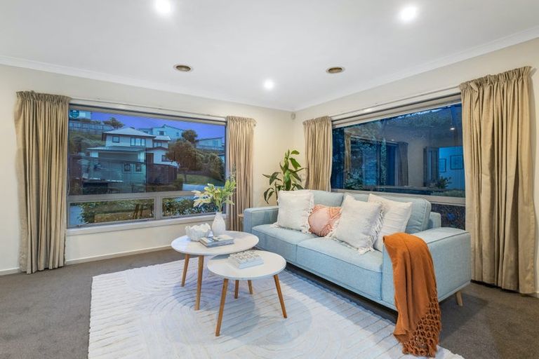 Photo of property in 5 Tongariro Drive, Aotea, Porirua, 5024