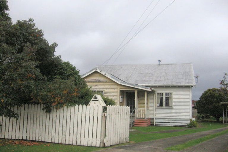 Photo of property in 5 York Street, Moera, Lower Hutt, 5010