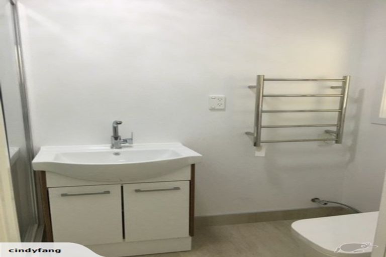 Photo of property in 18 Dunstall Place, Mangere Bridge, Auckland, 2022