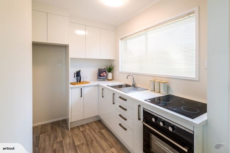 Photo of property in 2/65 Butterworth Drive, Glendene, Auckland, 0602