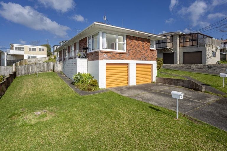 Photo of property in 2/18 Anne Road, Hillcrest, Auckland, 0627