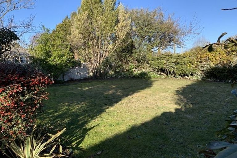 Photo of property in 27 Hounslow Street, Ilam, Christchurch, 8041