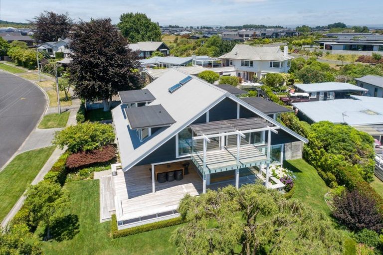 Photo of property in 77 Rainbow Drive, Rainbow Point, Taupo, 3330