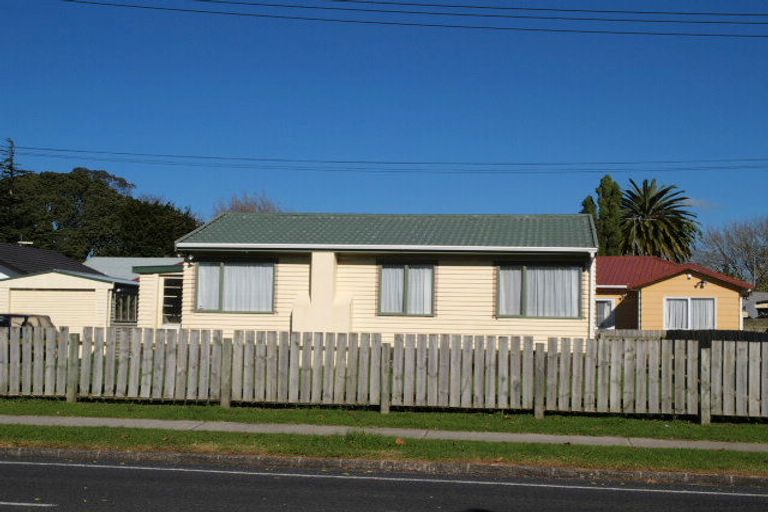 Photo of property in 2a Vine Street, Mangere East, Auckland, 2024