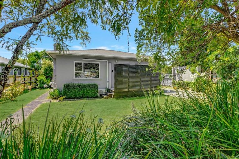 Photo of property in 9 Hursthouse Street, Vogeltown, New Plymouth, 4310