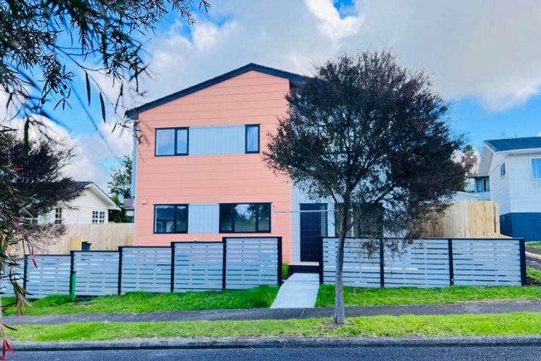 Photo of property in 4 Medina Place, Half Moon Bay, Auckland, 2012
