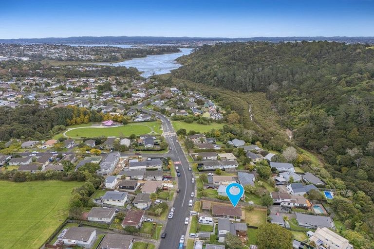 Photo of property in 148 Lynn Road, Bayview, Auckland, 0629