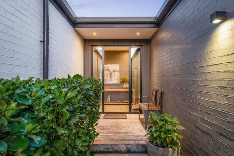 Photo of property in 6 Sandpiper Avenue, Point Wells, 0986