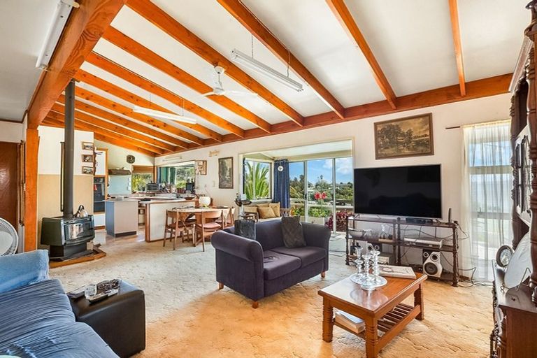Photo of property in 25 Powells Road, Cable Bay, 0420